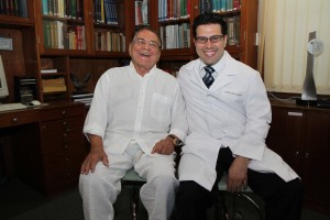 Pitanguy com o médico Leonardo Aguiar, um dos ex-alunos do seu curso