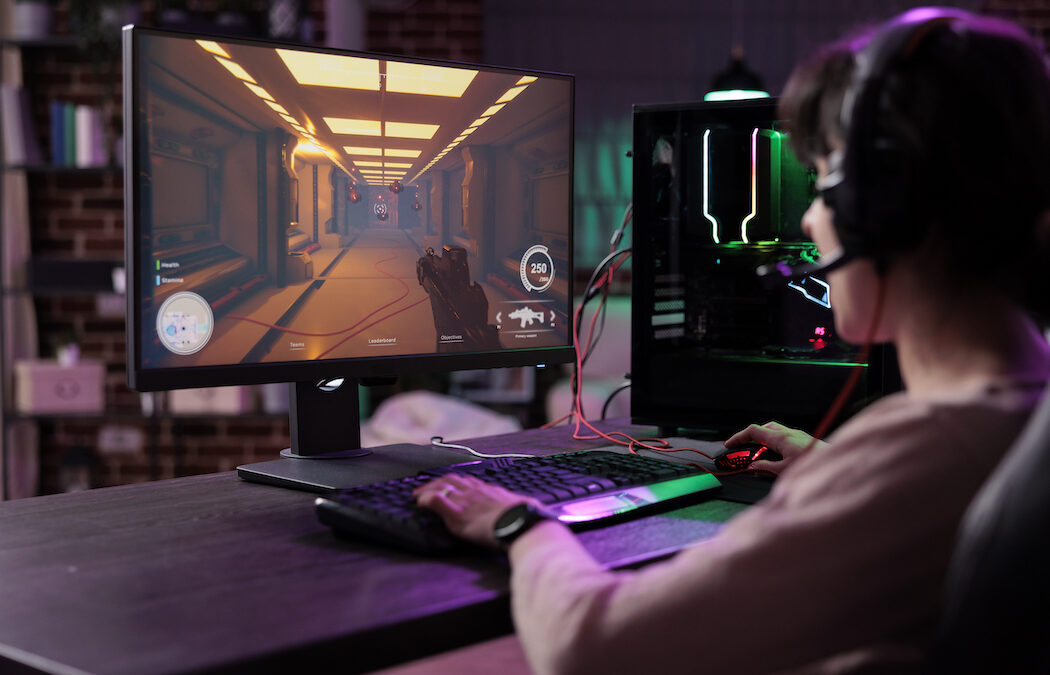 Fuga da realidade proporcionada por games traz riscos e benefícios, relata artigo