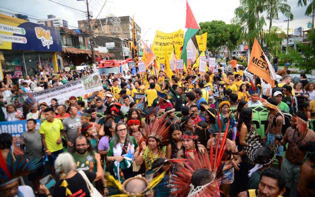 Dentro e fora, protestos e até um tribunal