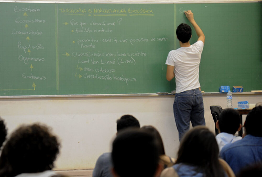 São Paulo: ensino médio esvazia disciplinas tradicionais no currículo